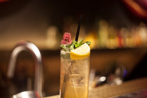 Thương hiệu RedTail thiết kế bởi Bravo Rocks và Kimiaki Yaegashi